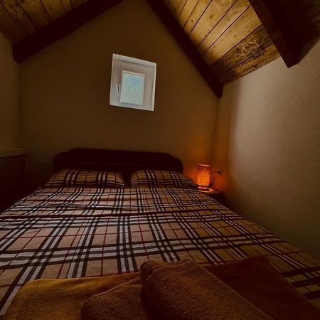 Vikendica,Bungalovi Lipska Pecina Cetinje Eksteriør bilde