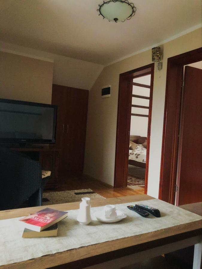 Vikendica,Bungalovi Lipska Pecina Cetinje Eksteriør bilde
